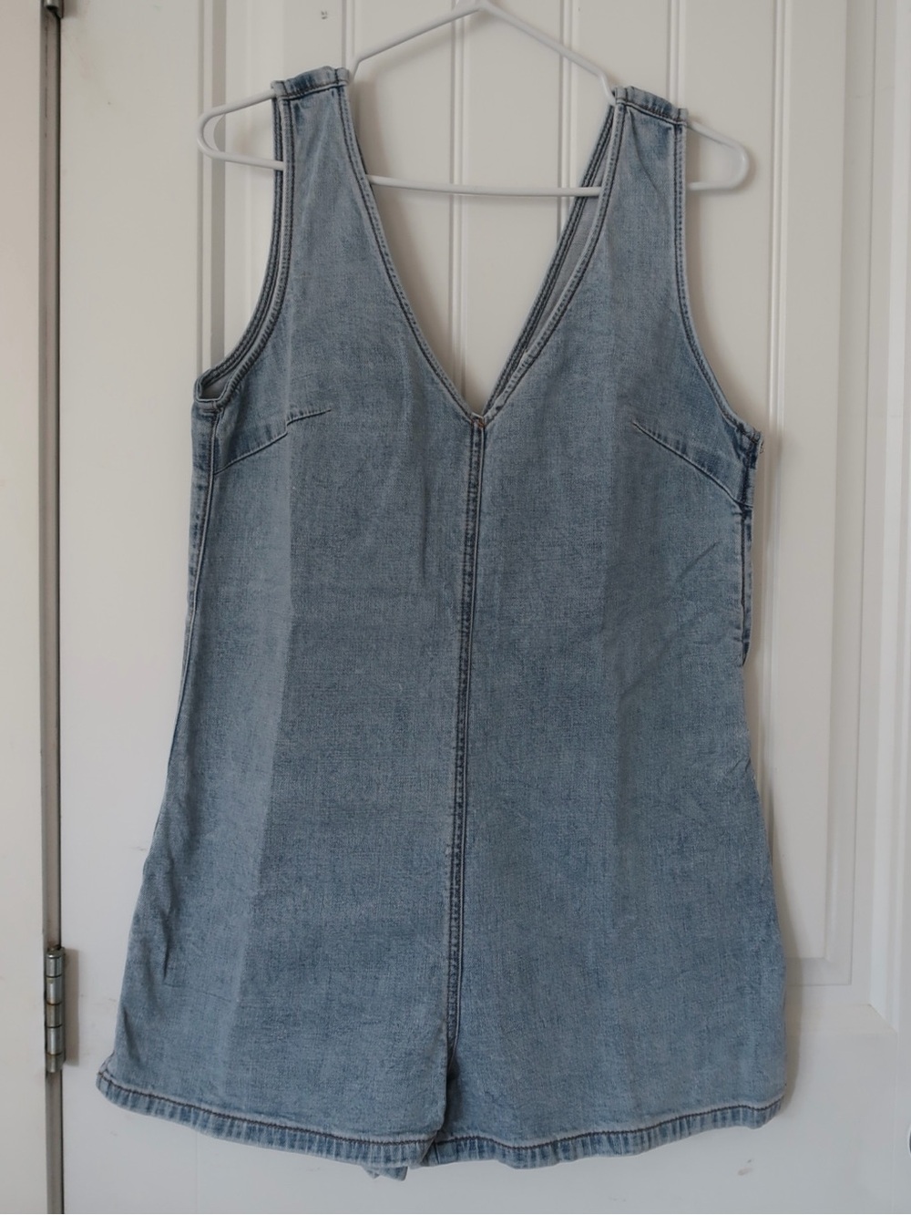 AE Light Wash V-Neck Denim Romper 
Size S